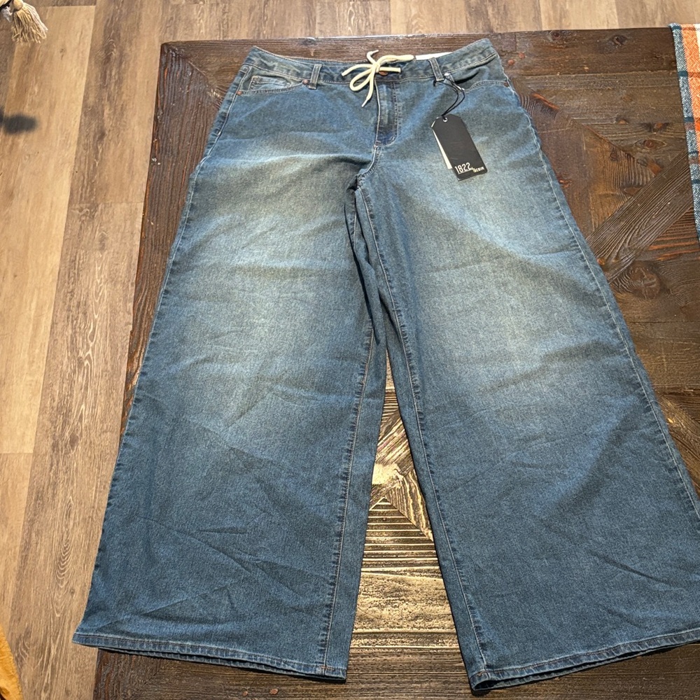 1822 Denim Classic Blue Flare Jeans